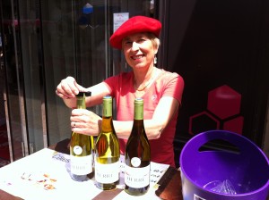 On découvre de bons vins au Luce-Passy, rue de l'Annonciation, Paris 16°